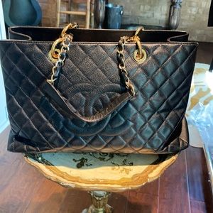 Channel black quilted cavia leather shopper with gold hardware 16X10.